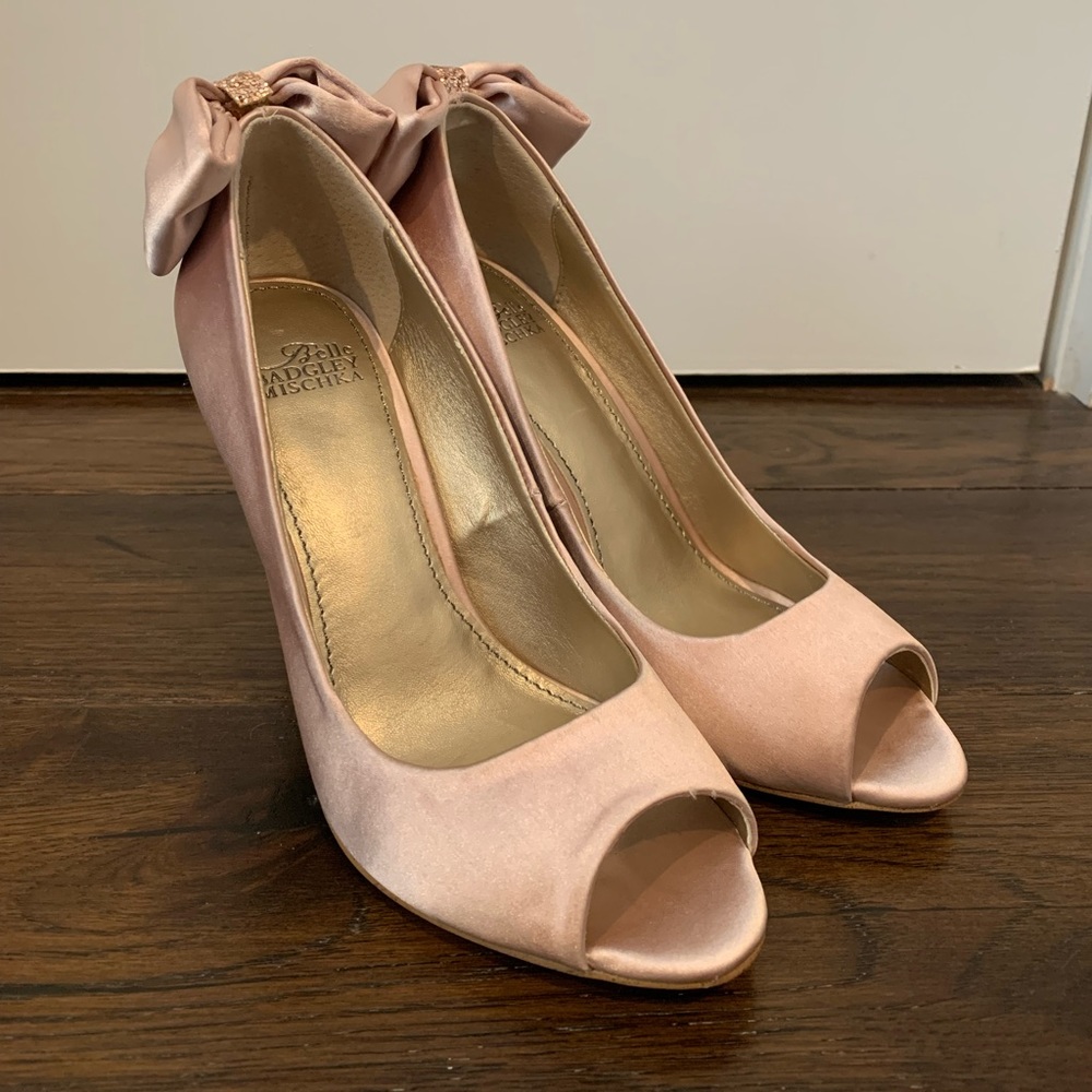 Belle Badgley Mischka Pink Satin heels